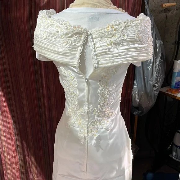 Mon Cheri White Sheath Wedding Gown with Flutter Sleeves with veil and train